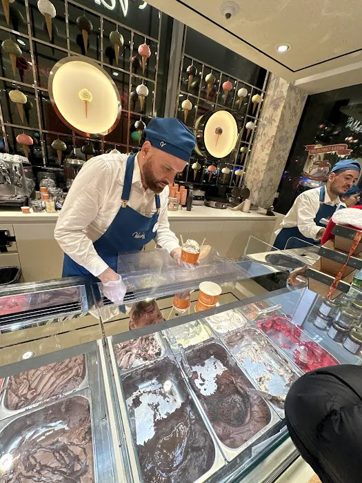 Venchi Chocolate & Gelato 7th Avenue Picture 5