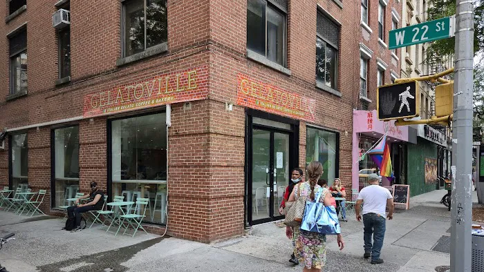Gelatoville Italian Gelato Coffee & Bakery Picture 5
