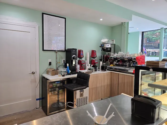 Gelatoville Italian Gelato Coffee & Bakery Picture 1