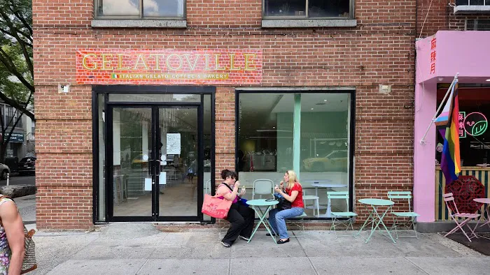 Gelatoville Italian Gelato Coffee & Bakery Picture 2