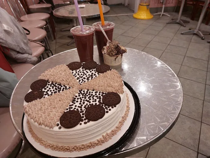 Ice Cream Center Picture 1