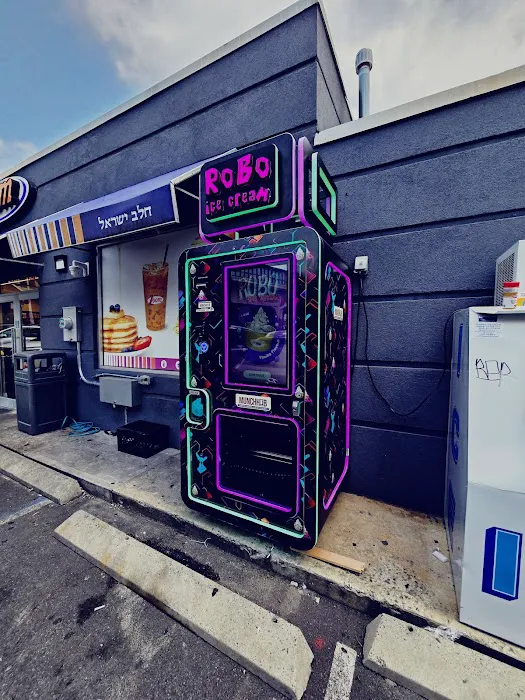 MunchHub Ice Cream Robot Vending Picture 2