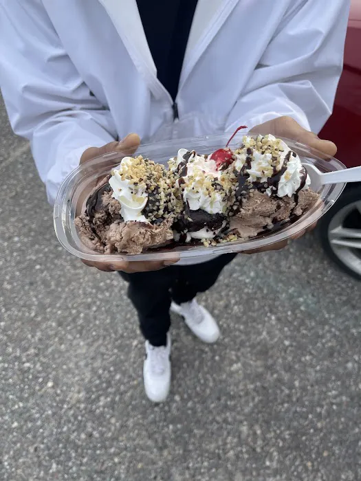 Naughty Nellie's Ice Cream Bar Picture 2