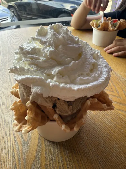 Sunday's Ice Cream Shop Picture 2