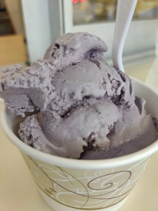 Conrad's ICE CREAM SHOP Picture 2