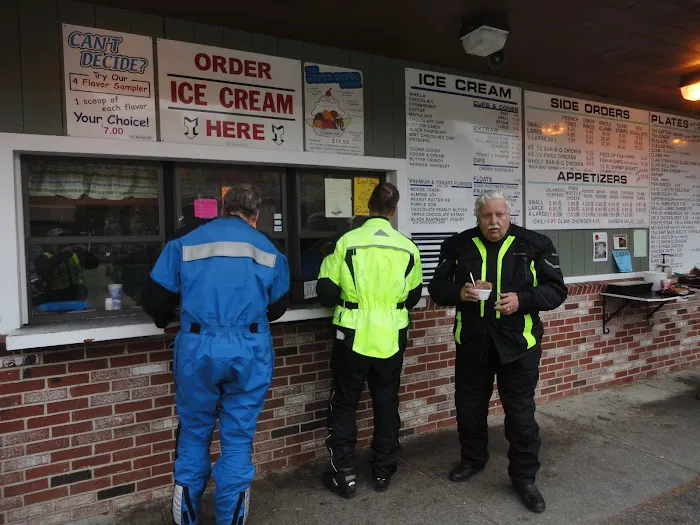 Conrad's ICE CREAM SHOP Picture 7