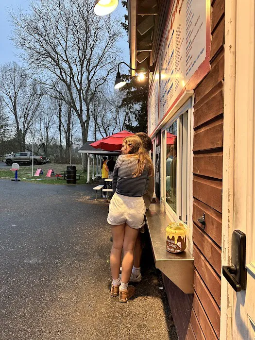 Cha's Ice Cream & Grill Picture 8