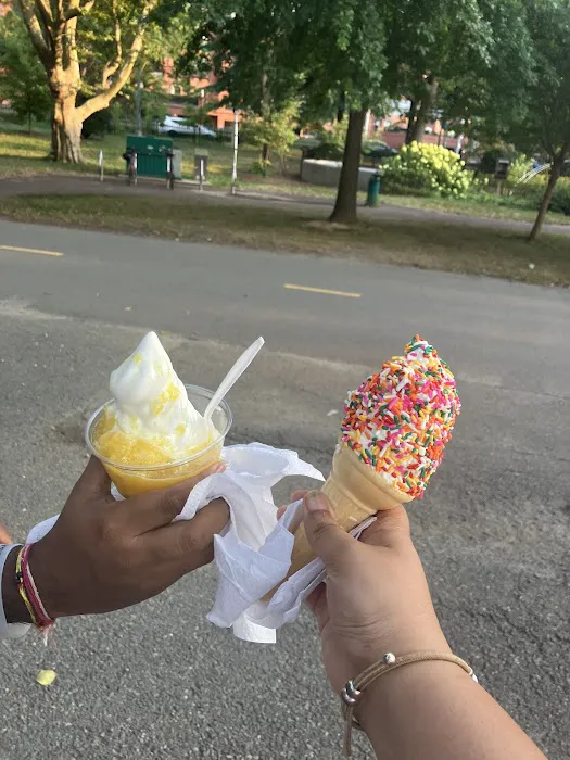 Soft Ice Cream Truck Picture 2