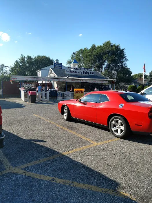 Alvin Rondeau's Dairy Bar Picture 4