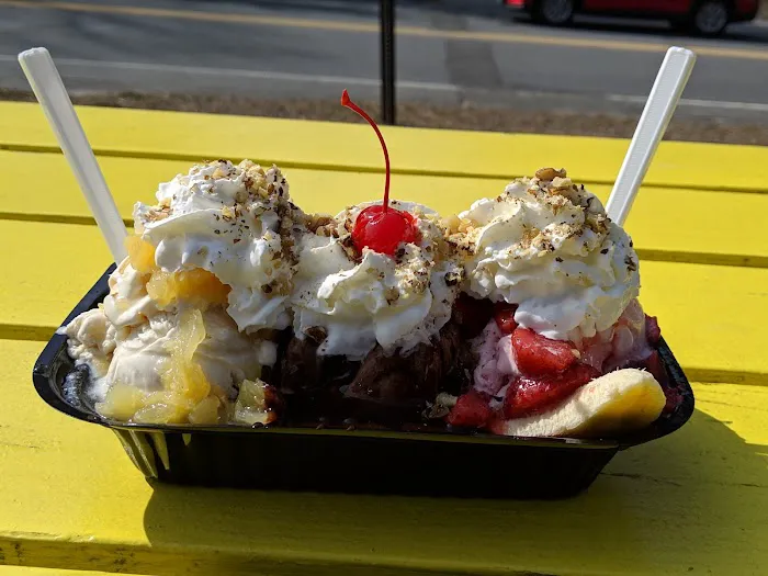 Meola's Wayside Ice Cream Picture 8