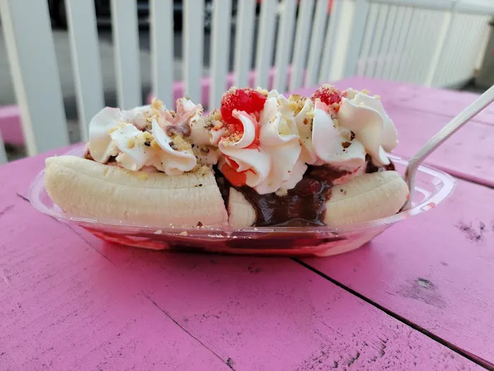 Cool Licks Ice Cream & Frozen Yogurt Picture 3