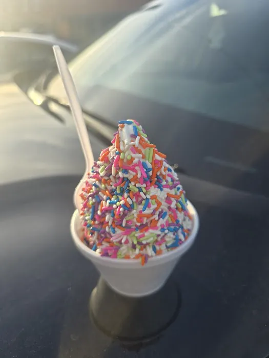 Cool Licks Ice Cream & Frozen Yogurt Picture 2