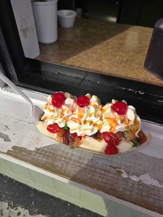 Cool Licks Ice Cream & Frozen Yogurt Picture 1