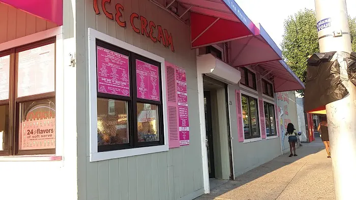 Cool Licks Ice Cream & Frozen Yogurt Picture 8
