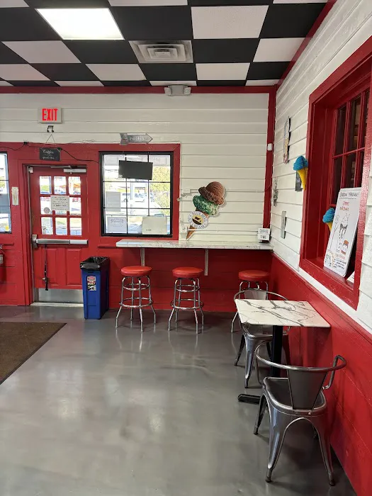 Mimi's Ice Cream & Coffee Shoppe Picture 7