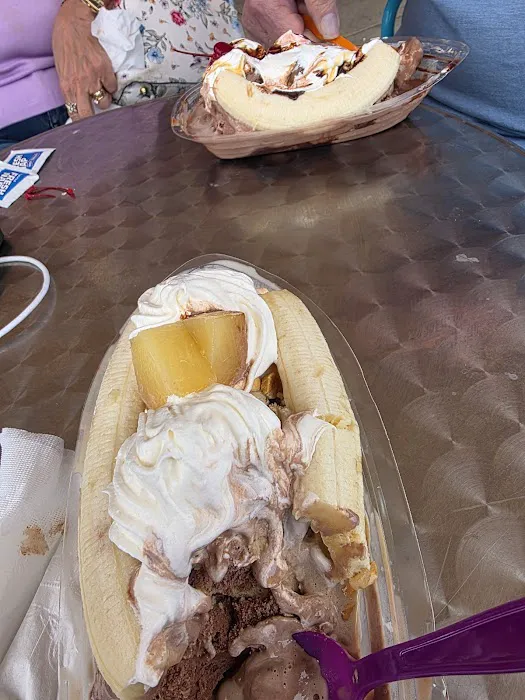 Mimi's Ice Cream & Coffee Shoppe Picture 5