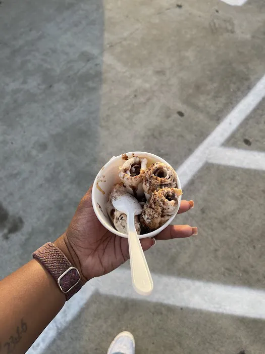 The Roll Academy by Rolled 4 Ever Ice Cream Picture 3