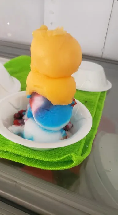 Nashville Ice Cream Truck Rentals - Mean Green Ice Cream Machine Picture 8