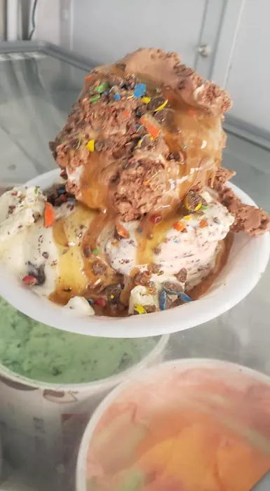 Nashville Ice Cream Truck Rentals - Mean Green Ice Cream Machine Picture 4