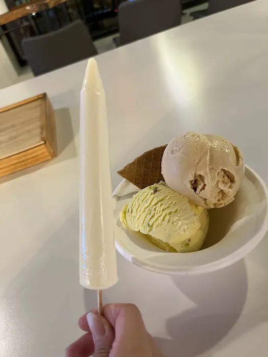 Sarabhas creamery - Ice cream & chai/coffee shoppe Picture 7
