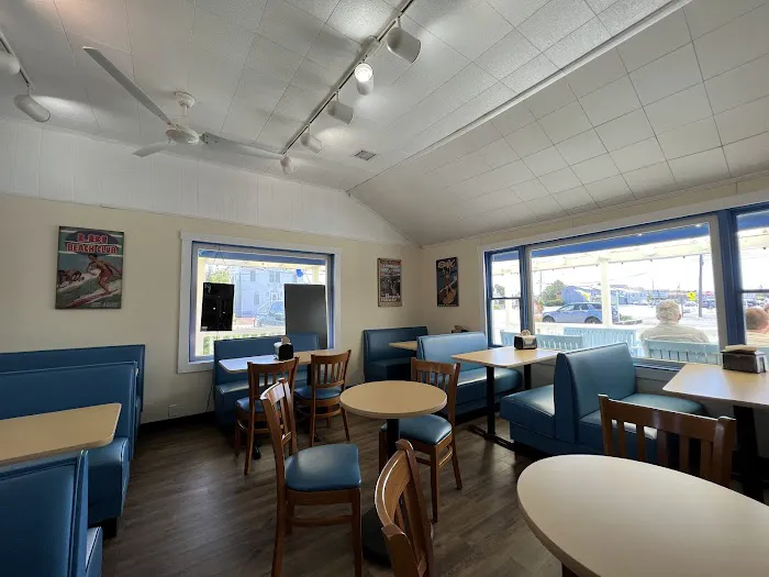 Poppy's Ice Cream Parlour Picture 7