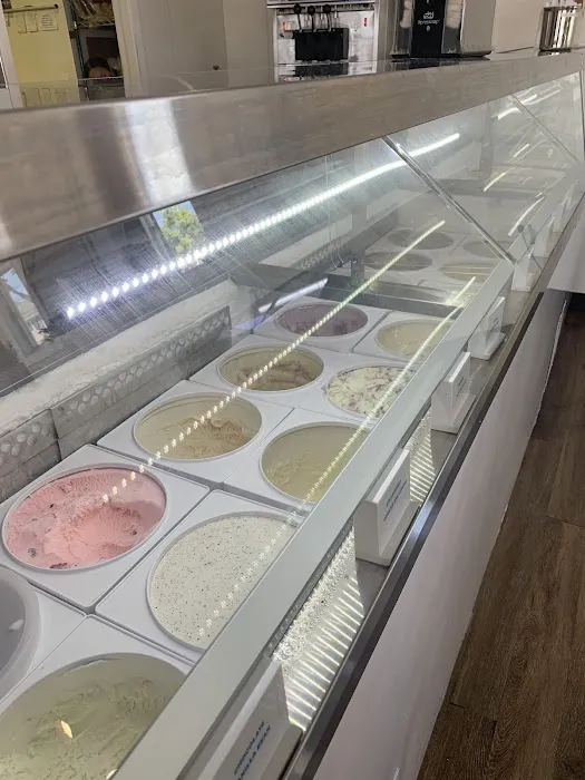 Poppy's Ice Cream Parlour Picture 6