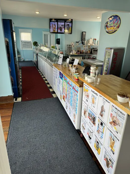 Banana's Ice Cream Cafe Picture 8