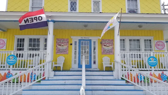 Banana's Ice Cream Cafe Picture 1