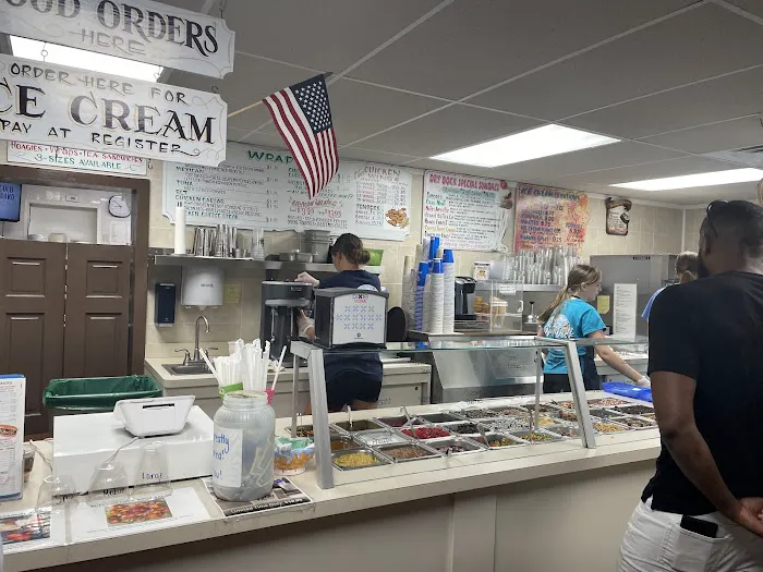 Dry Dock Ice Cream Bar & Grill Picture 4