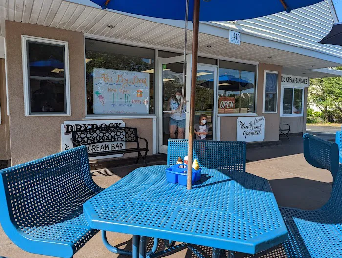 Dry Dock Ice Cream Bar & Grill Picture 9