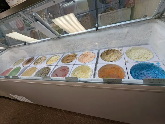 Dry Dock Ice Cream Bar & Grill Picture 6