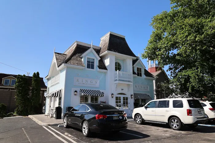 Kings Ice Cream Parlour Picture 6