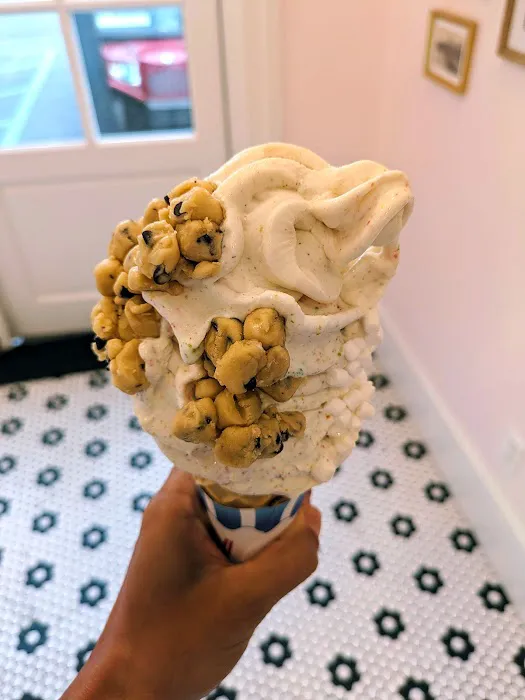 Kings Ice Cream Parlour Picture 7