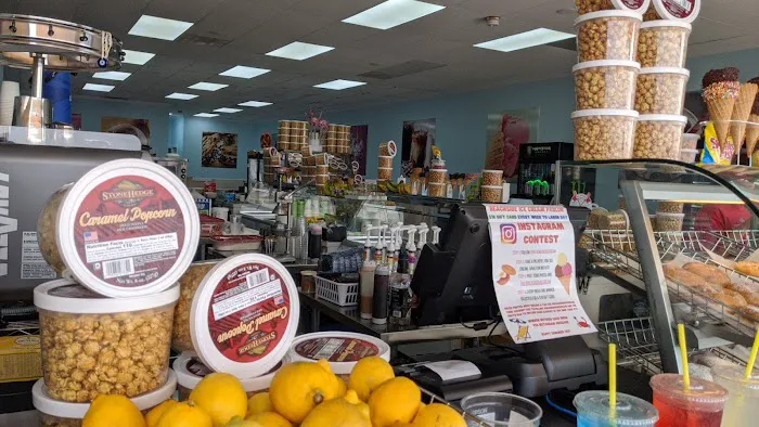 Beachside Ice Cream Parlor and Cafe Restaurant Picture 7