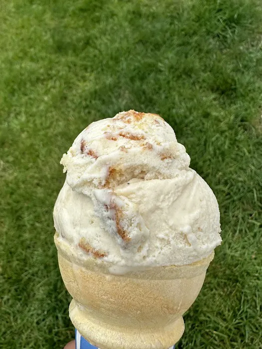 Frisbie’s Dairy Barn Homemade Ice Cream Picture 4