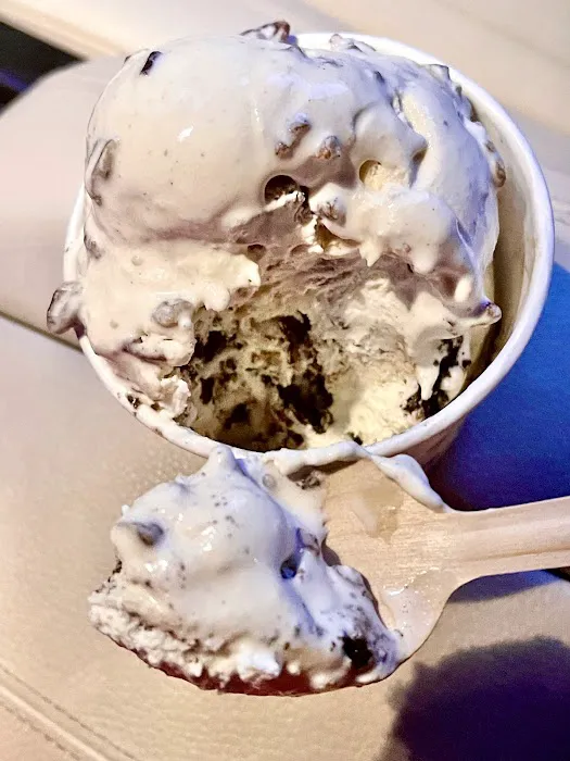 Frisbie’s Dairy Barn Homemade Ice Cream Picture 5