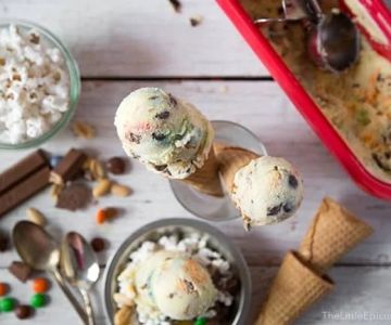 Why Ice Cream Is the Best Dessert to Pair with Your Favorite Movie