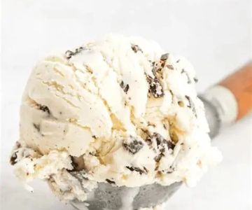 How to Make Homemade Chocolate Chip Ice Cream