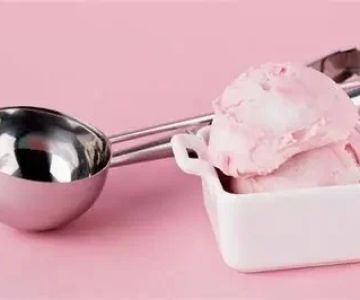 How to Get the Perfect Scoop Every Time: Ice Cream Tips from the Pros