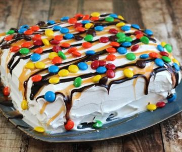 How to Make Your Own Homemade Ice Cream Cake: A Simple Guide