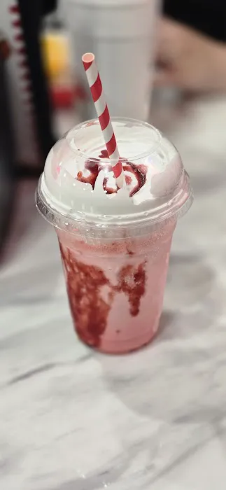 BIG WALLYS ICE CREAM & MORE Picture 6