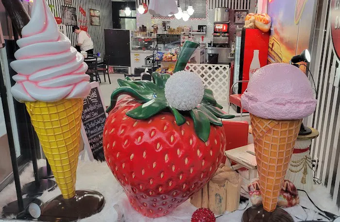 BIG WALLYS ICE CREAM & MORE Picture 8