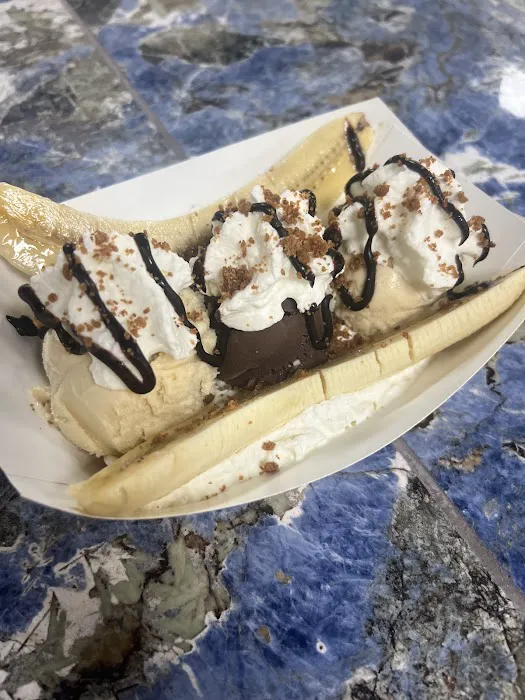 SCREAM Ice Cream Shop Picture 1