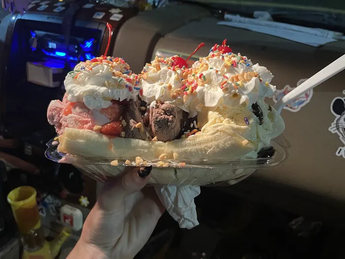 Moo Moo’s Ice Cream Picture 2