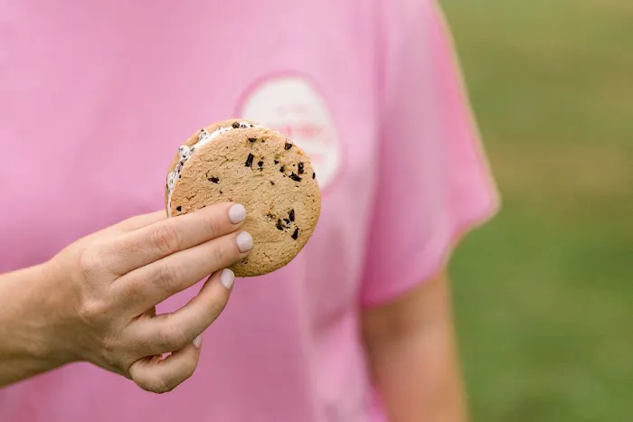 Poppy's Ice Cream Truck Picture 4