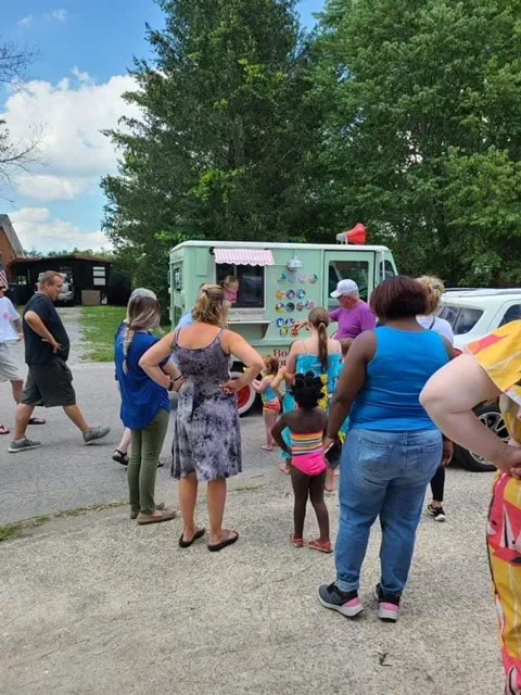 Poppy's Ice Cream Truck Picture 7