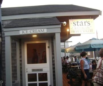 Best Ice Cream Shops in Nantucket for Massachusetts Whaling History