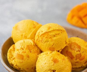 How to Make Ice Cream with Mango for a Tropical Blast