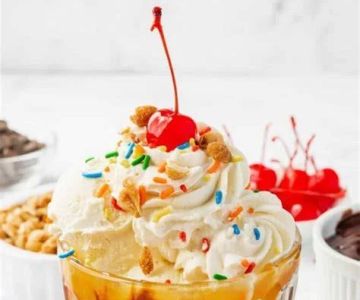 How to Create the Perfect Ice Cream Sundae with Toppings and Sauces