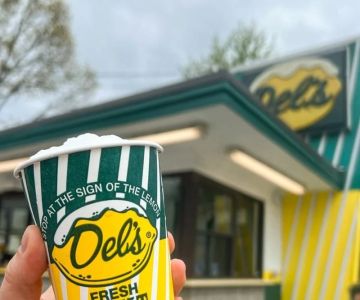 Best Ice Cream Shops in Newport for Rhode Island Del’s Lemonade Twist